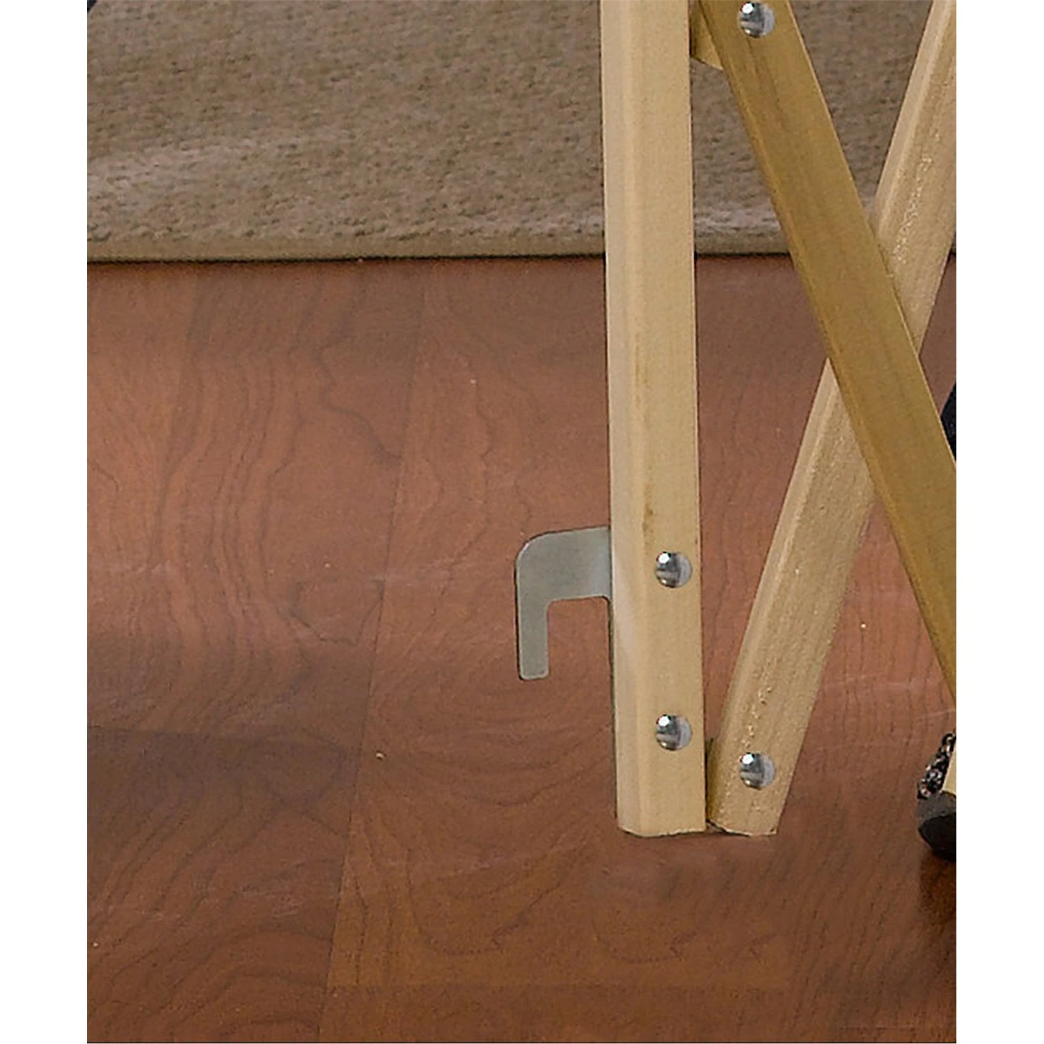 GMI Keepsafe Wooden Expanding Pet Gate 6 GMI Keepsafe Wooden Expanding Pet Gate - Image 6