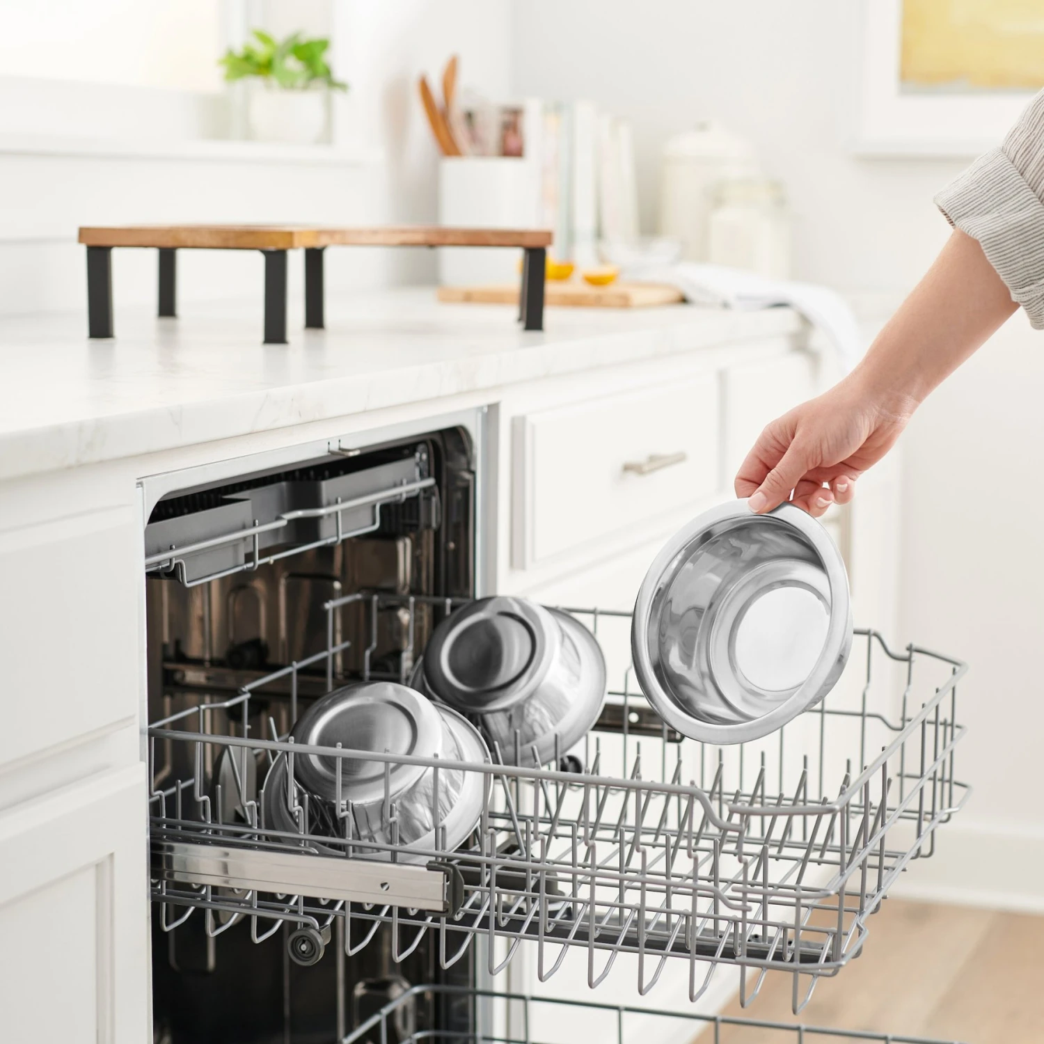 Frisco Multi Pet Feeding Corner Wood 3-Bowls Stainless Steel Dog & Cat Bowl 5 Frisco Multi Pet Feeding Corner Wood 3-Bowls Stainless Steel Dog & Cat Bowl - Image 5