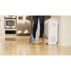 EyeVac Professional Touchless Vacuum Cleaner 11 EyeVac Professional Touchless Vacuum Cleaner -PetSafe Shop Sale 300095 PT4. AC SS1800 V1623366498