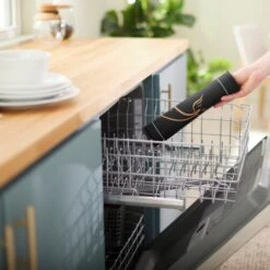 Frisco Silicone Fish Print Dog & Cat Food Mat, Black 11 Frisco Silicone Fish Print Dog & Cat Food Mat, Black -PetSafe Shop Sale 311953 PT5. AC SS1800 V1642543891