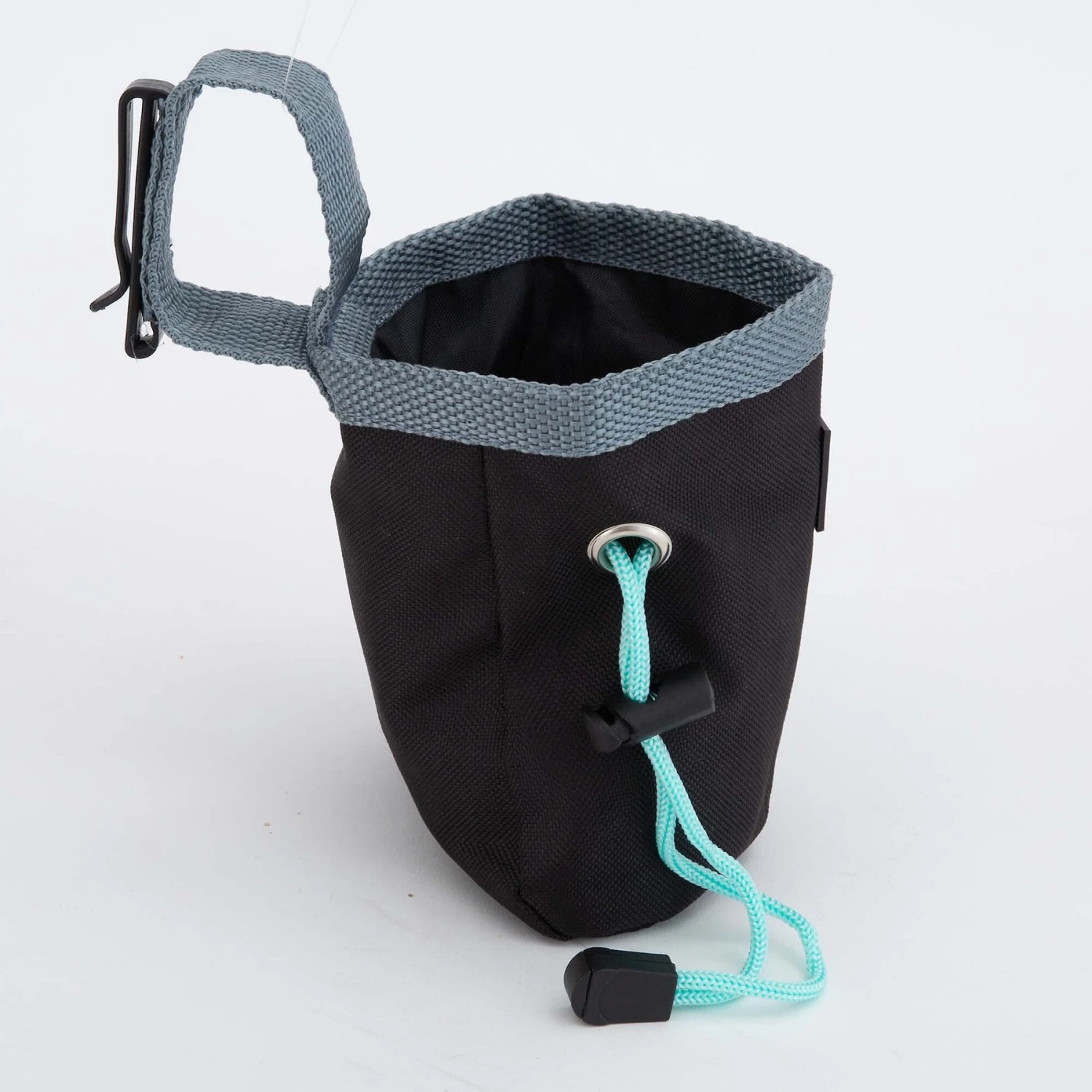 Pounce + Fetch Cat & Dog Training Treats Pouch, Black 3 Pounce + Fetch Cat & Dog Training Treats Pouch, Black - Image 3