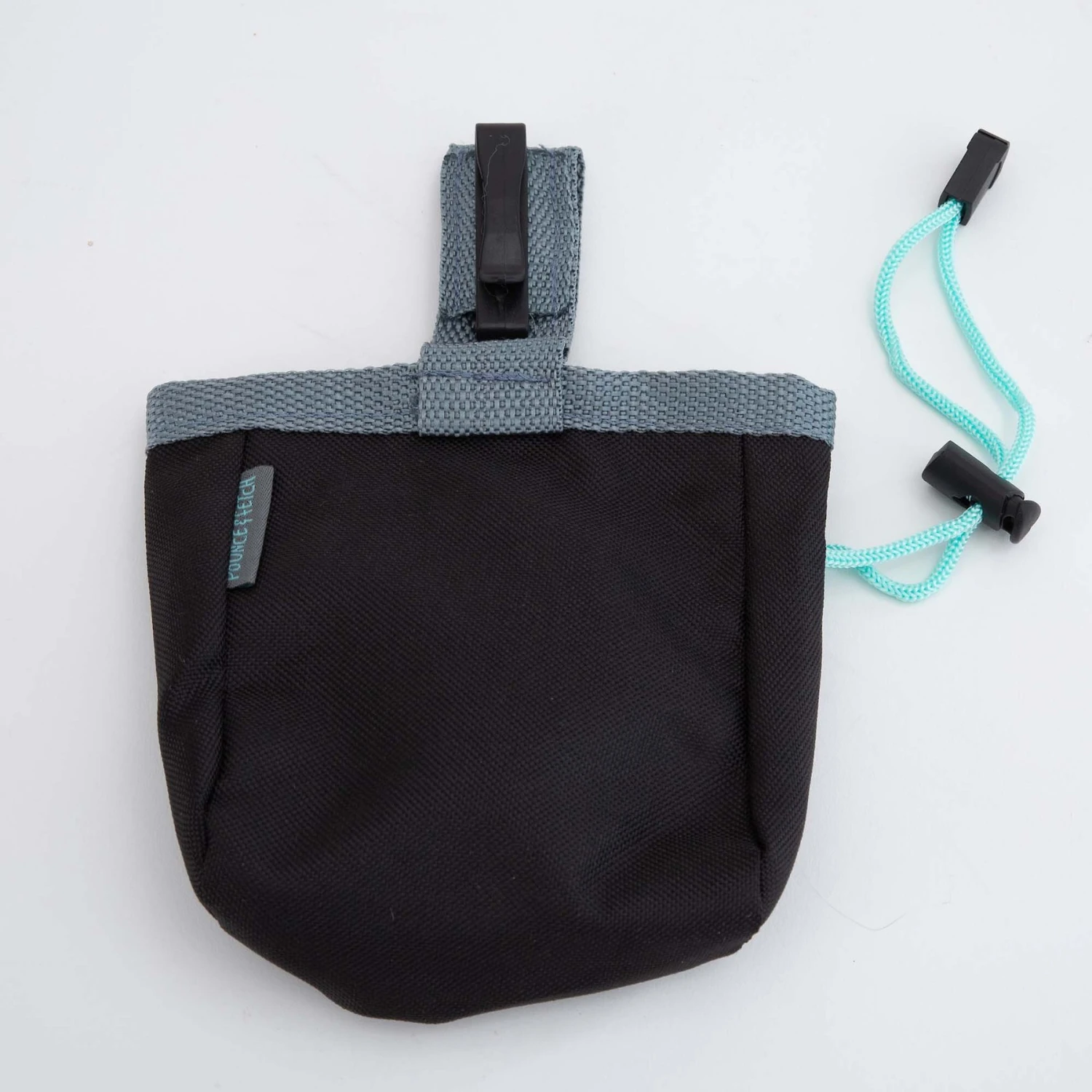 Pounce + Fetch Cat & Dog Training Treats Pouch, Black 4 Pounce + Fetch Cat & Dog Training Treats Pouch, Black - Image 4