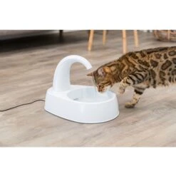 TRIXIE Curved Stream Cat & Dog Water Fountain, White, 84.5-oz -PetSafe Shop Sale 701774 PT3. AC SS1800 V1688752029